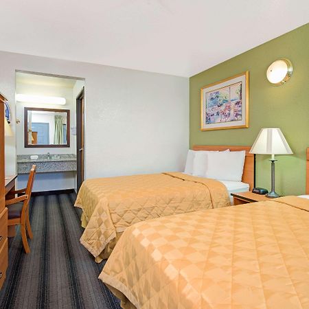 Travelodge Sacramento/Ранчо Кордова Екстериор снимка
