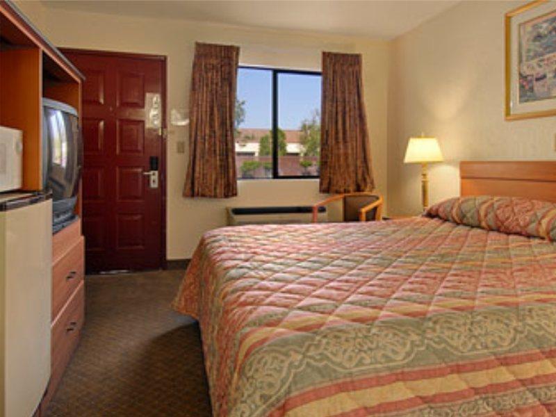 Travelodge Sacramento/Ранчо Кордова Стая снимка